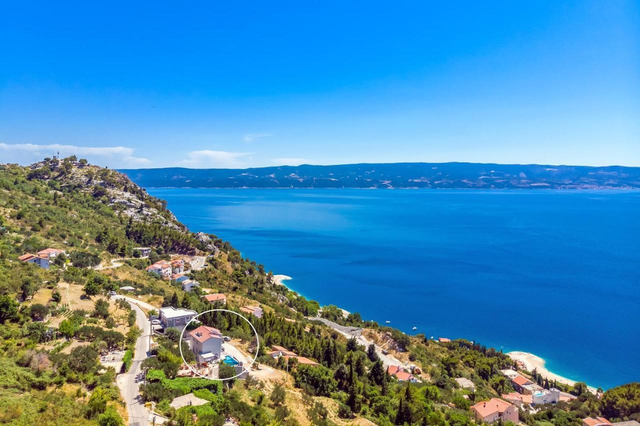 Villa Belvedere With Heated Pool, Billiards, Media Room, Sea Views,10 Pax 奥米什 外观 照片
