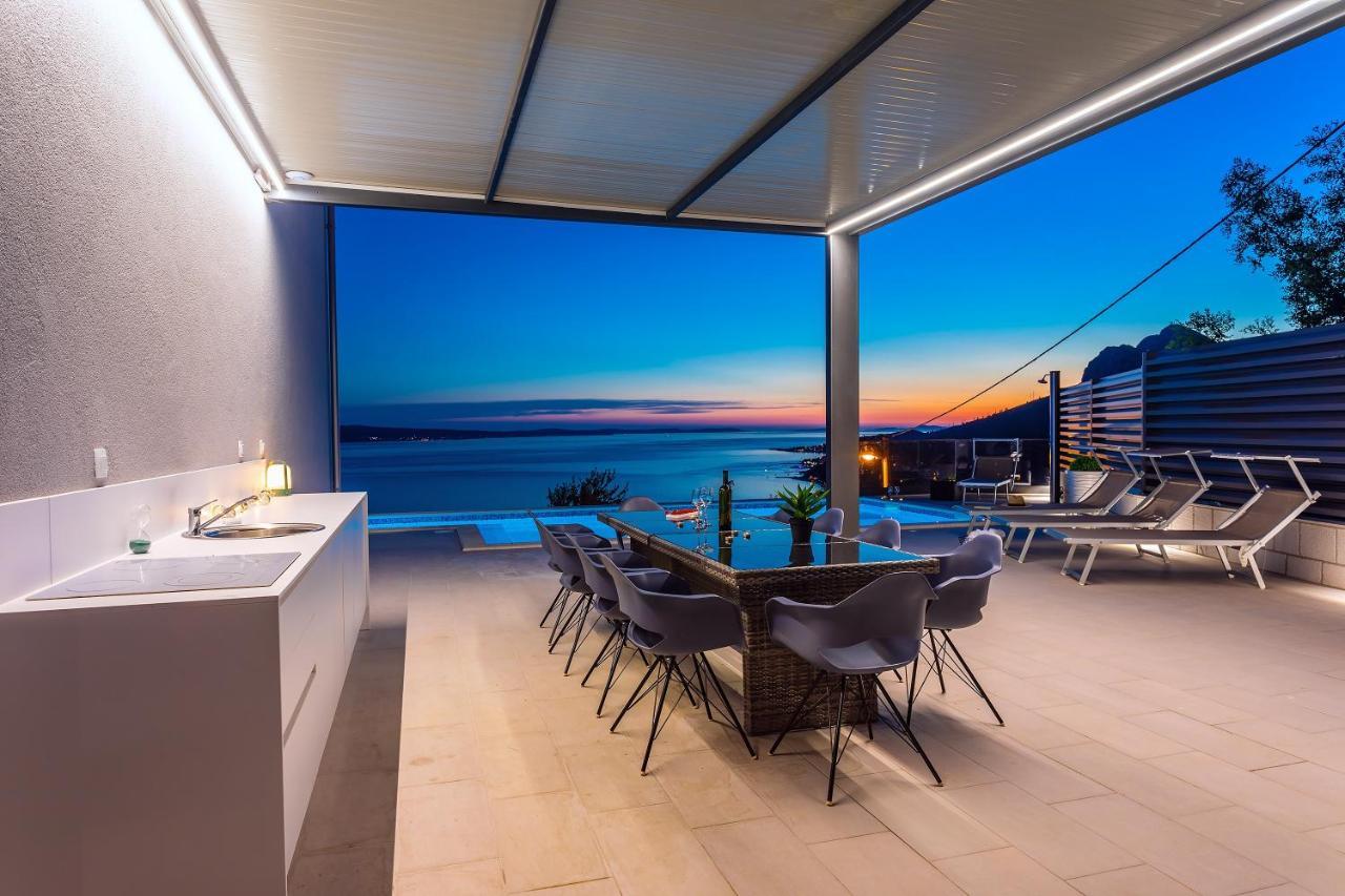 Villa Belvedere With Heated Pool, Billiards, Media Room, Sea Views,10 Pax 奥米什 外观 照片