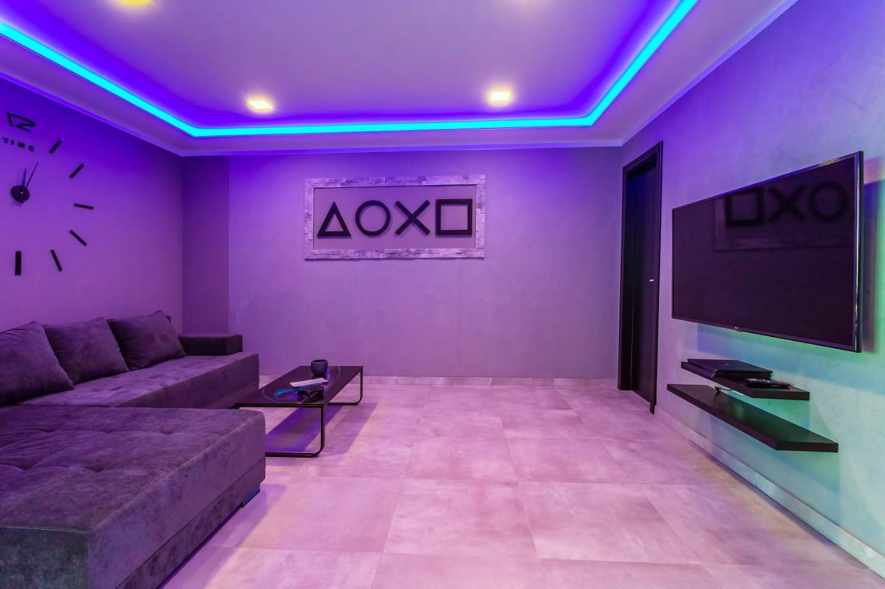 Villa Belvedere With Heated Pool, Billiards, Media Room, Sea Views,10 Pax 奥米什 外观 照片