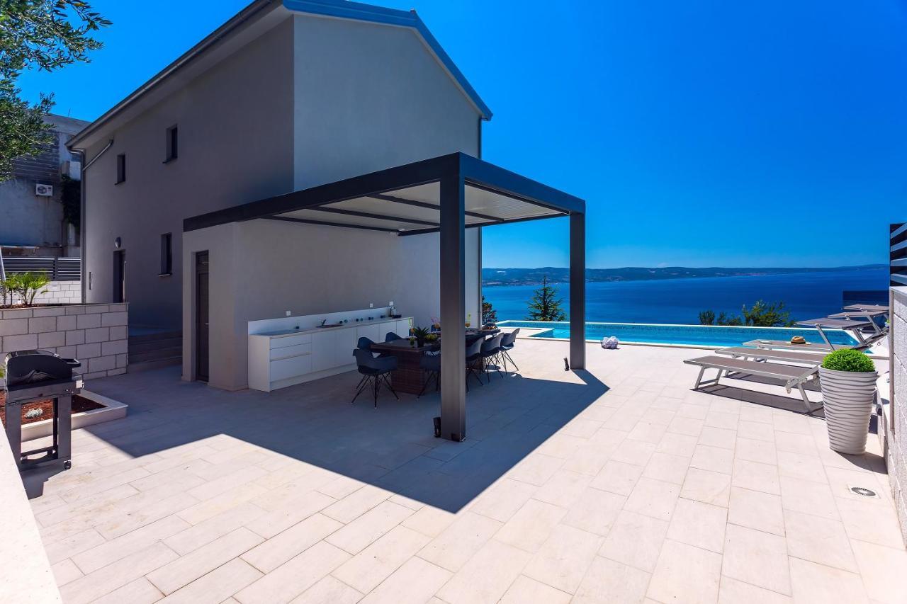 Villa Belvedere With Heated Pool, Billiards, Media Room, Sea Views,10 Pax 奥米什 外观 照片