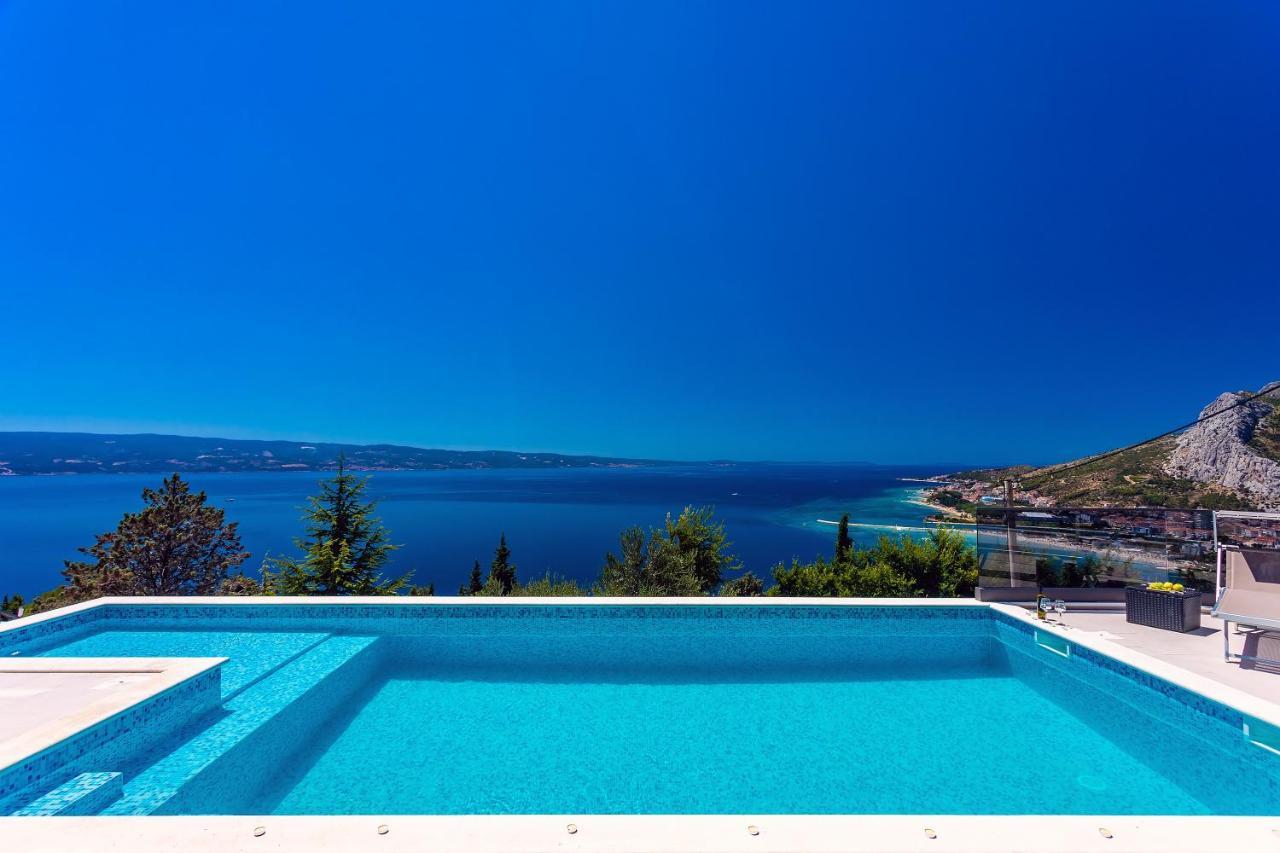 Villa Belvedere With Heated Pool, Billiards, Media Room, Sea Views,10 Pax 奥米什 外观 照片